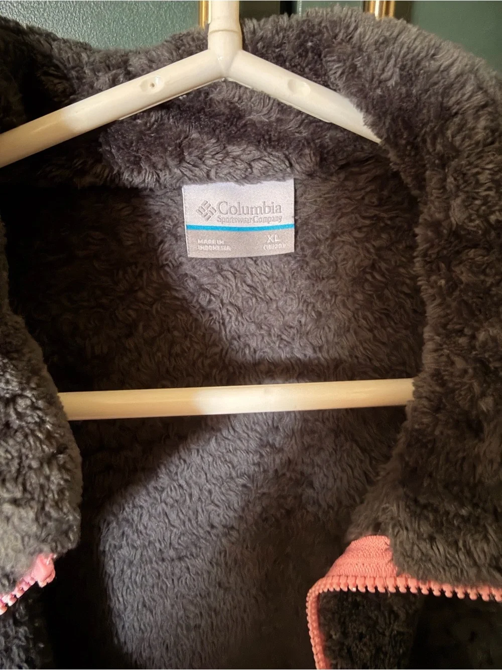 Columbia Girls Fuzzy Fleece Jacket – Youth XL (18/20)